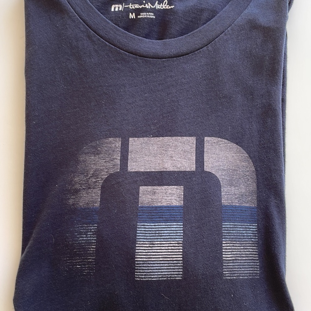 Travis Mathew signature tee - Picture 2 of 2